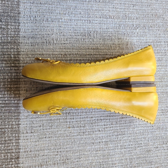 Lauren Ralph Lauren Preppy Ballet Leather Comfort bow Yellow Flats Size 6B - Picture 5 of 9